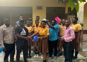 Ex Ghanaian Teacher, Now UK Soldier Donates Sports Items To Former Workplace 