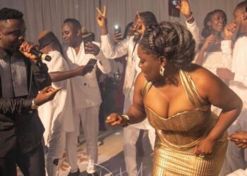 Sarkodie broken, pens long emotional tribute to mourn his lawyer