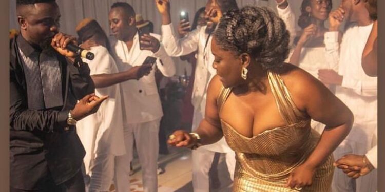 Sarkodie broken, pens long emotional tribute to mourn his lawyer