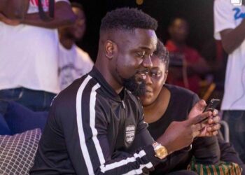 Sarkodie Speaks, Snubs Pregnancy Allegations To Express Sorrow Over His Lawyer’s Death 