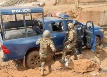 Police officer k!lled in rival clash as masked gunmen storm Sampa