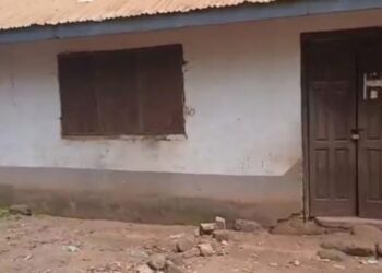 Bono: Teachers abandon school following the death of headteacher and one other teacher amid alleged curse by student